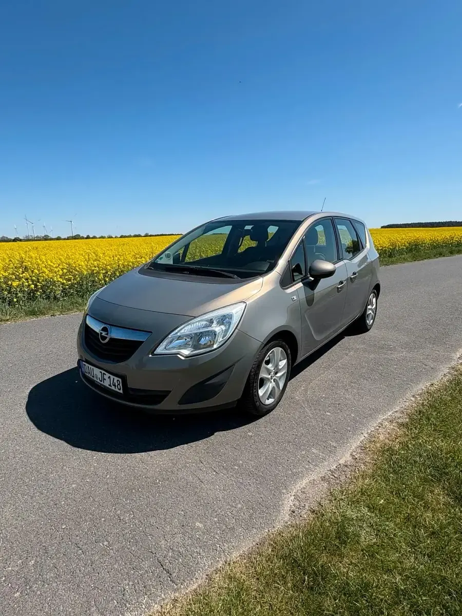 Gebraucht Opel Meriva 101 PS (74 kW) 2010 Beige Van / Kleinbus