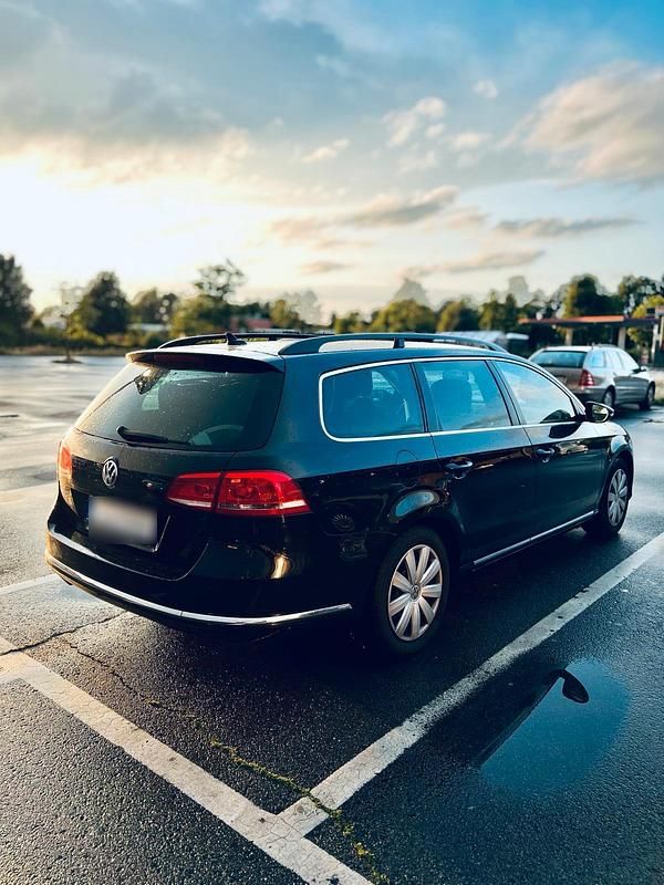 Gebraucht VW Passat 140 PS (102 kW) 2012 Schwarz Kombi