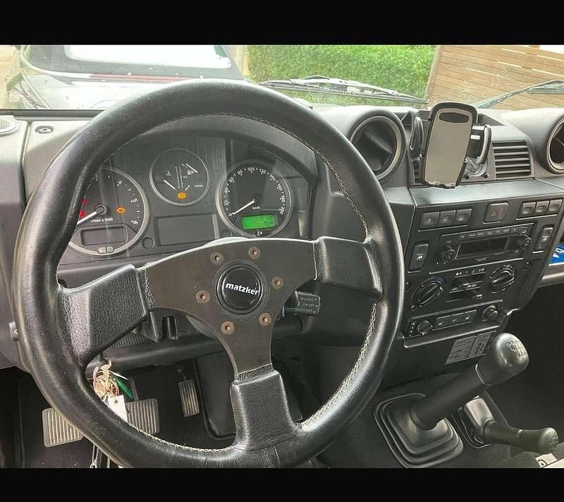 Gebraucht Land Rover Defender 122 PS (89 kW) 2010 Grau Kombi