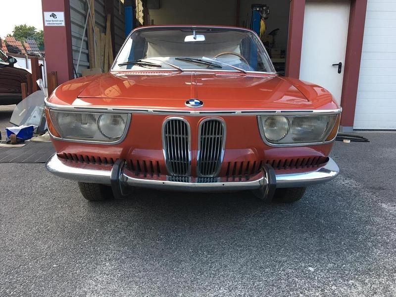 Rot Gebraucht 1967 BMW 2000C/CS Coupé | 6.999 € - Bild 1/4
