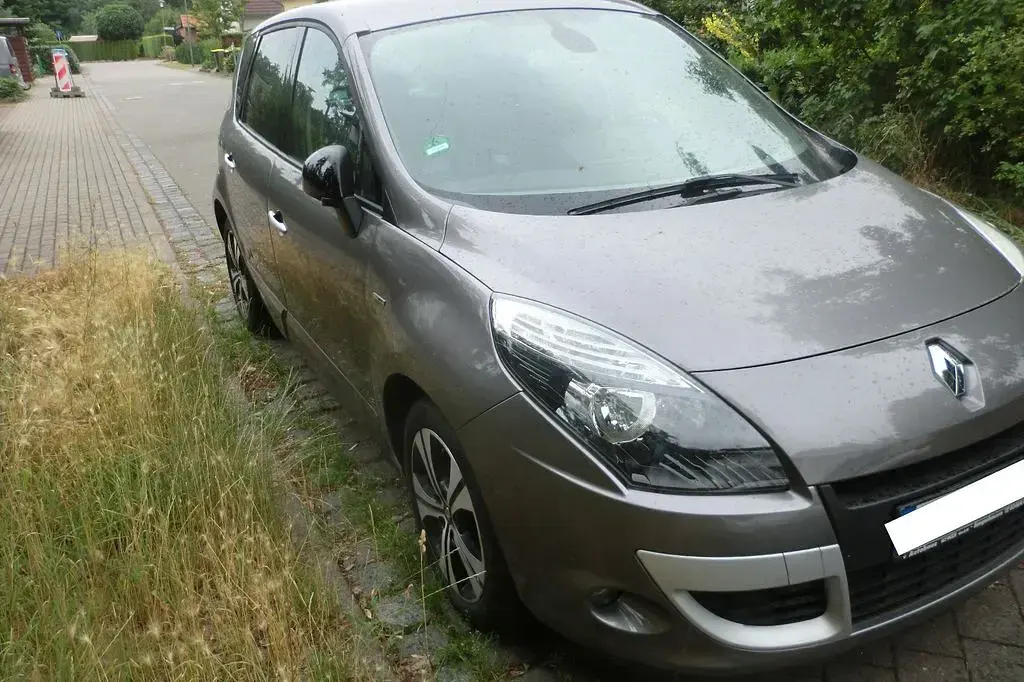 Gebraucht Renault Scénic III Bose Edition 131 PS (96 kW) 2011 Grau Van / Kleinbus