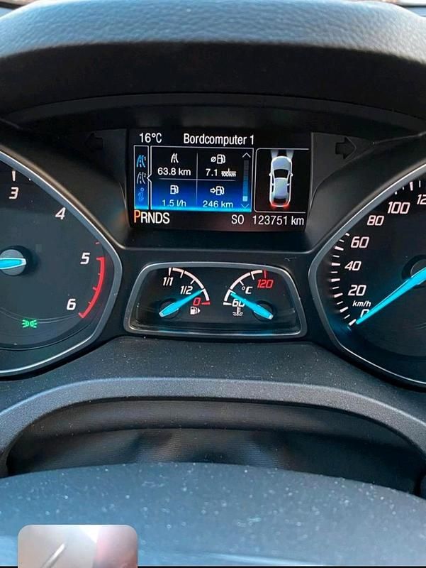 Gebraucht Ford Kuga 150 PS (110 kW) 2016 Grau SUV