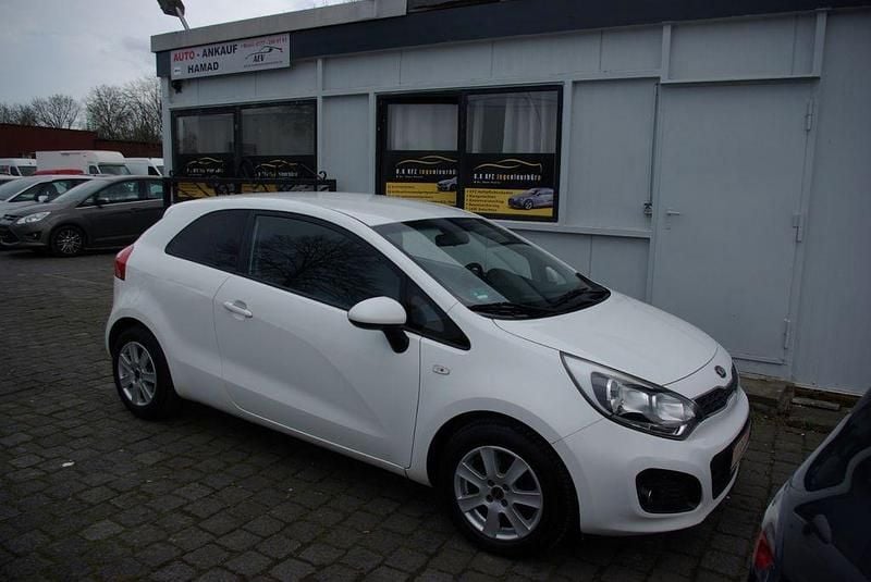 Second-hand Kia Rio DREAM-TEAM Edition 86 CP (63 kW) 2013 Unbekannt Berlinǎ
