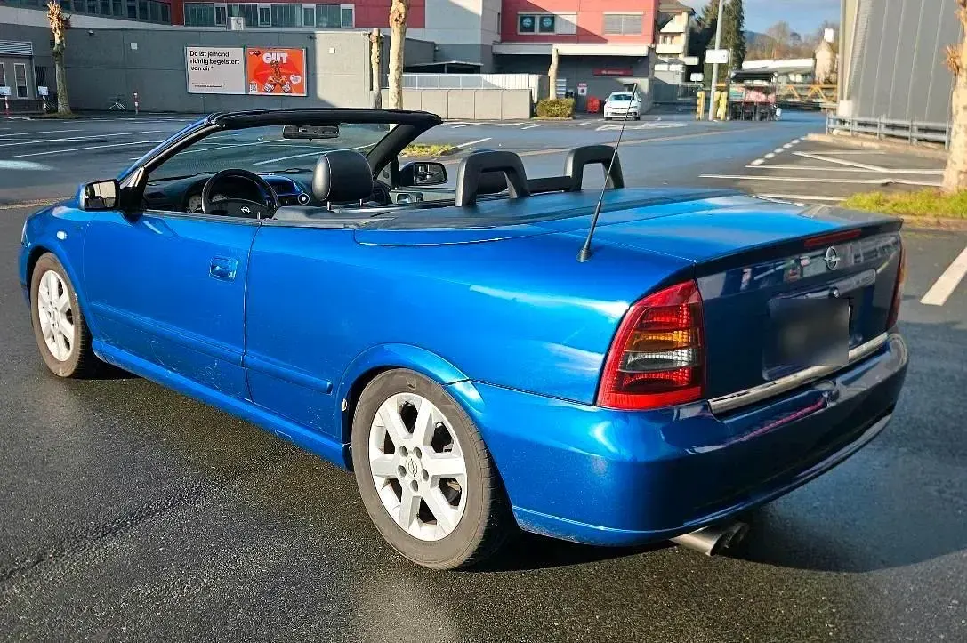 Gebraucht Opel Astra 124 PS (91 kW) 2002 Blau Cabrio