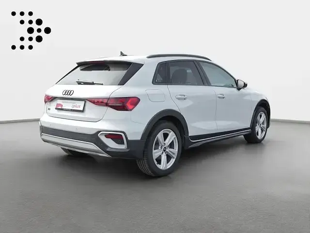 Używany Audi A3 e-tron Ambiente 204 KM (150 kW) 2025 Biały Hatchback