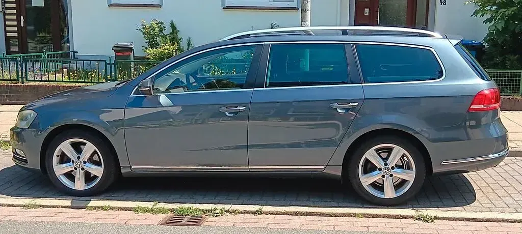 Gebraucht VW Passat Highline 140 PS (102 kW) 2012 Grau Kombi