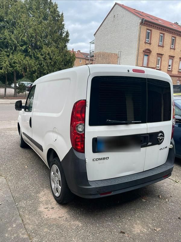 Usata Opel Combo 2012 Bianco Monovolume