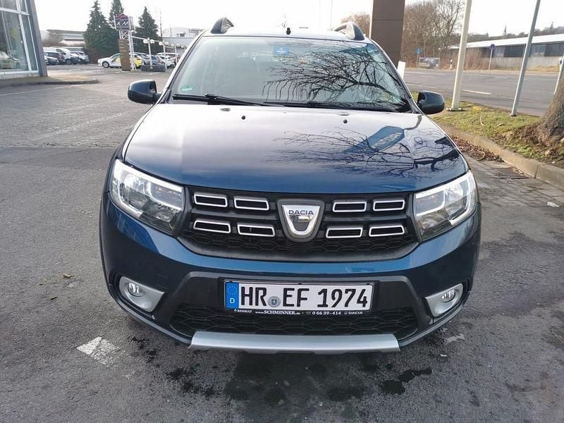 Blau Gebraucht 2018 Dacia Sandero Celebration Limousine | 6.750 € (Guter Preis) - Bild 1/4