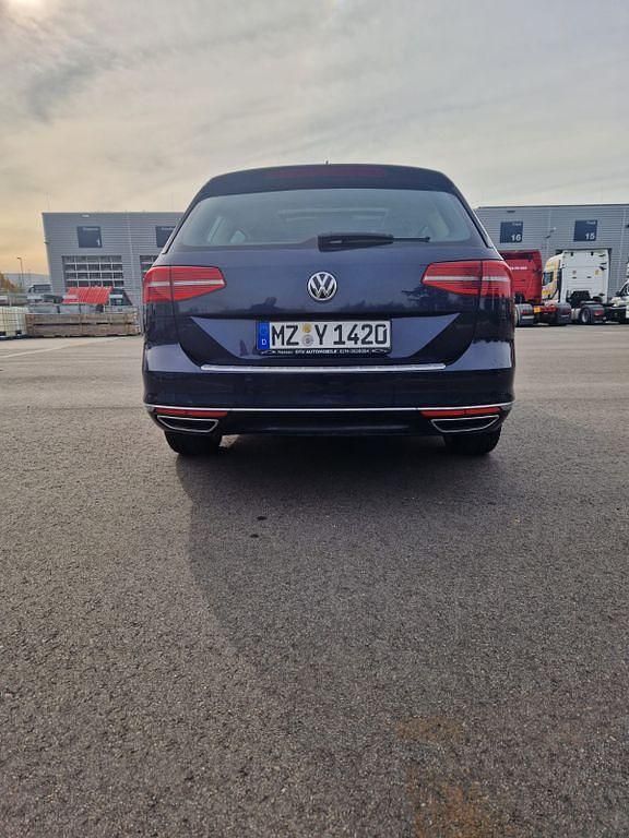 Gebraucht VW Passat Highline 239 PS (175 kW) 2015 Blau Limousine