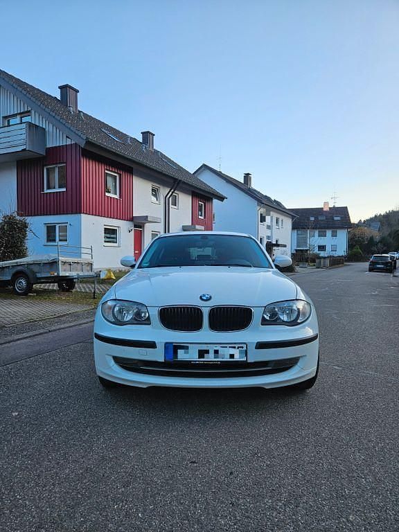 Gebraucht BMW 118 143 PS (105 kW) 2008 Weiß Kleinwagen