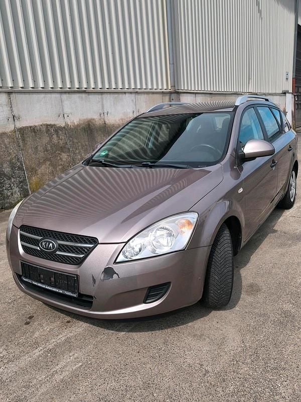 Gebraucht Kia Ceed 116 PS (85 kW) 2010 Braun Kleinwagen