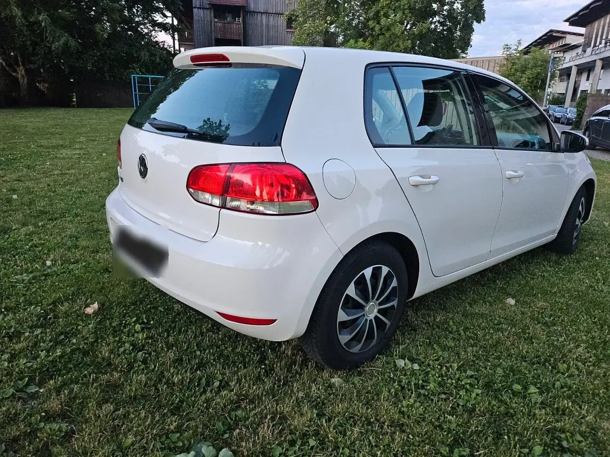 Gebraucht VW Golf VI Edition 80 PS (58 kW) 2009 Weiß Kleinwagen