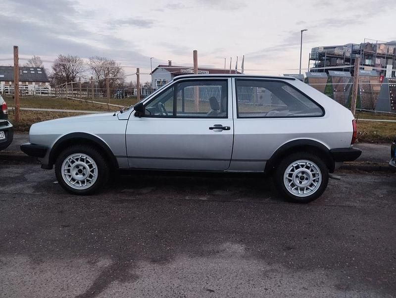 Silber Gebraucht 1989 VW Polo Kleinwagen | 2.400 € - Bild 1/4
