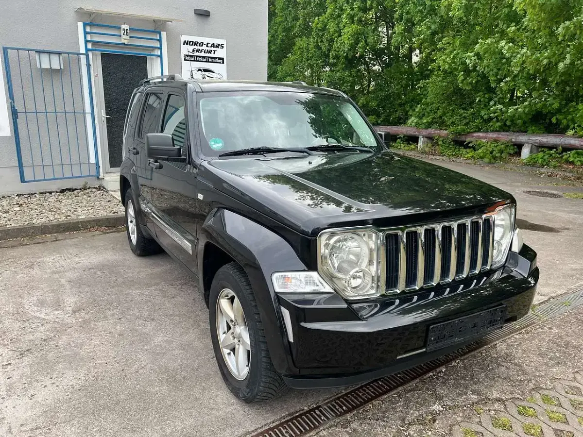 Usata Jeep Cherokee Limited 177 CV (130 kW) 2010 Nero SUV