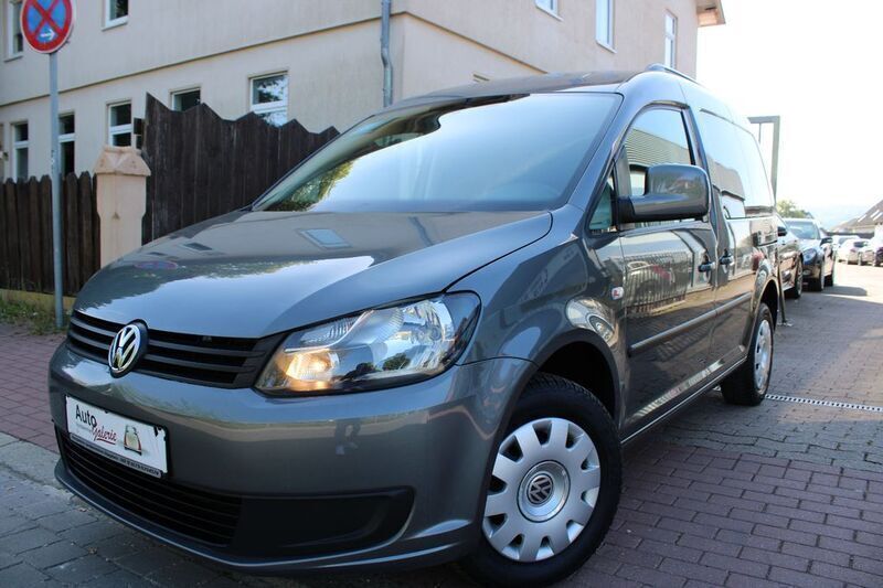 Grau Gebraucht 2012 VW Caddy Trendline Van / Kleinbus | 8.999 € (Etwas zu teuer) - Bild 1/4