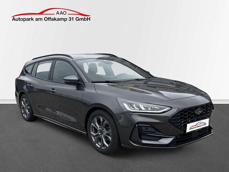 Magnetic grau Gebraucht 2024 Ford Focus ST-Line Kombi | 23.490 € (Guter Preis) - Bild 1/4
