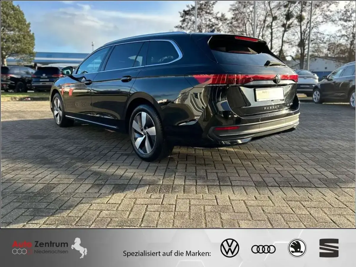 Gebraucht VW Passat Business 150 PS (110 kW) 2025 Schwarz Kombi