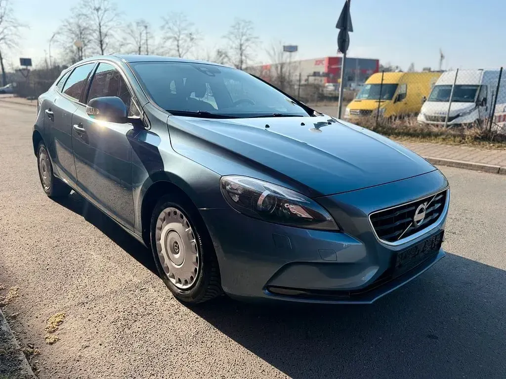 Usata Volvo V40 You! 150 CV (110 kW) 2013 Blu Berlina