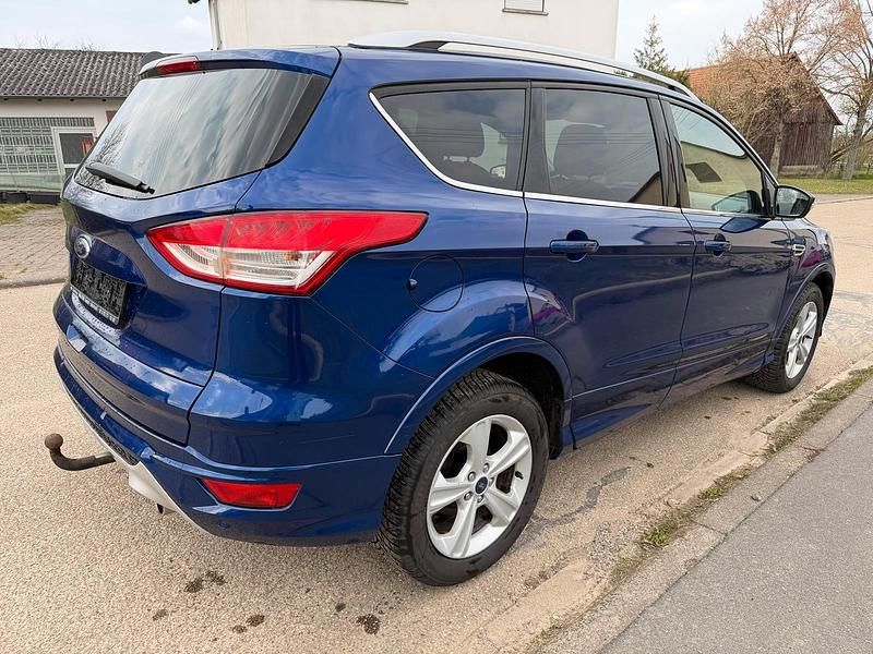 Gebraucht Ford Kuga Individual 179 PS (131 kW) 2016 Blau SUV
