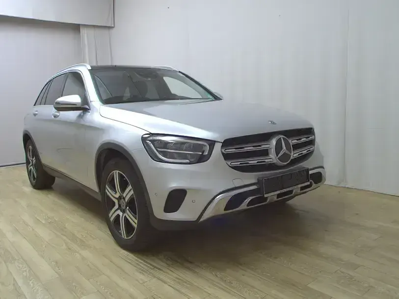 Gebraucht Mercedes GLC220 194 PS (142 kW) 2020 Silber SUV