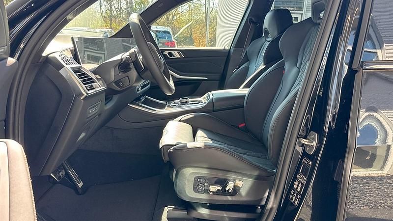 Neu BMW X5 Comfort Edition 352 PS (258 kW) 2026 Saphirschwarz metallic SUV