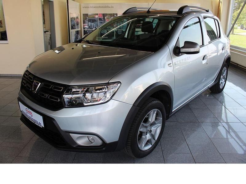 Silber Gebraucht 2019 Dacia Sandero Prestige Kleinwagen | 12.666 € (Etwas zu teuer) - Bild 1/4