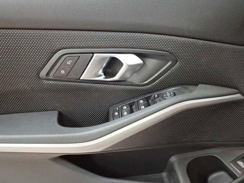 Gebraucht BMW 320 Advantage 190 PS (139 kW) 2020 Schwarz Kombi