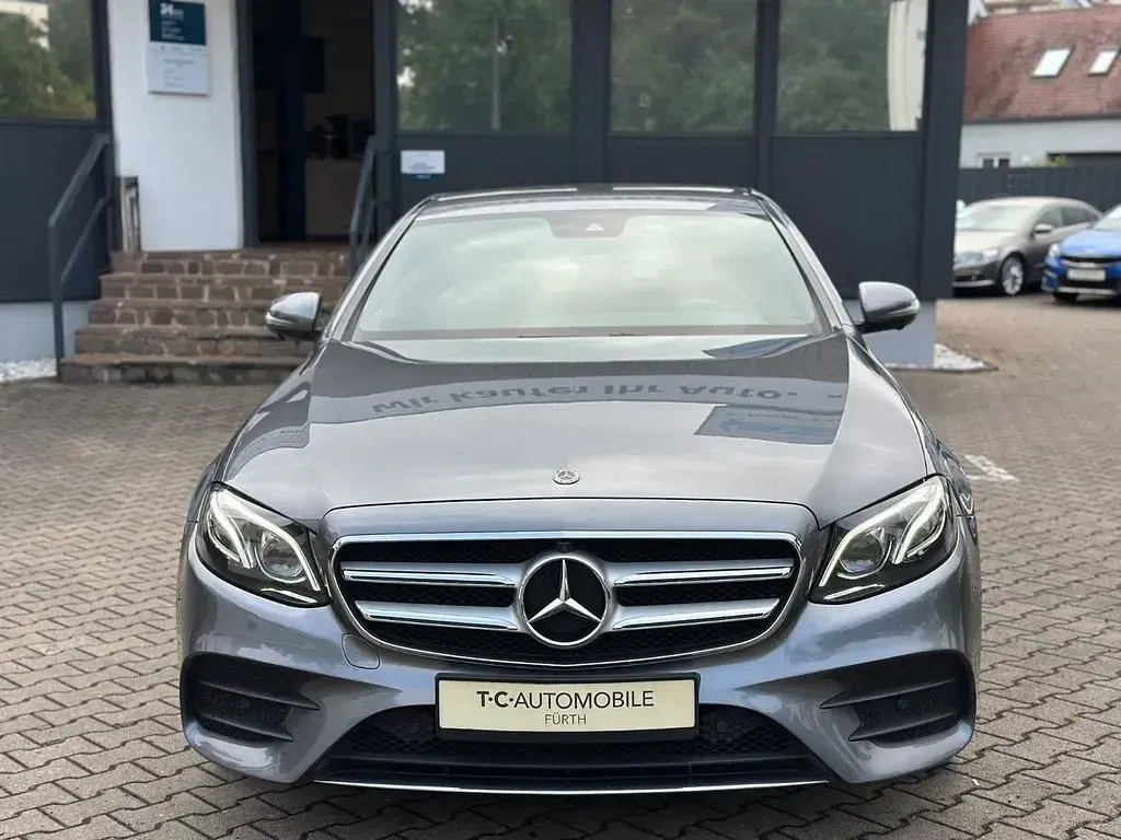 Gebraucht Mercedes E200 AMG 184 PS (135 kW) 2019 Grau Limousine