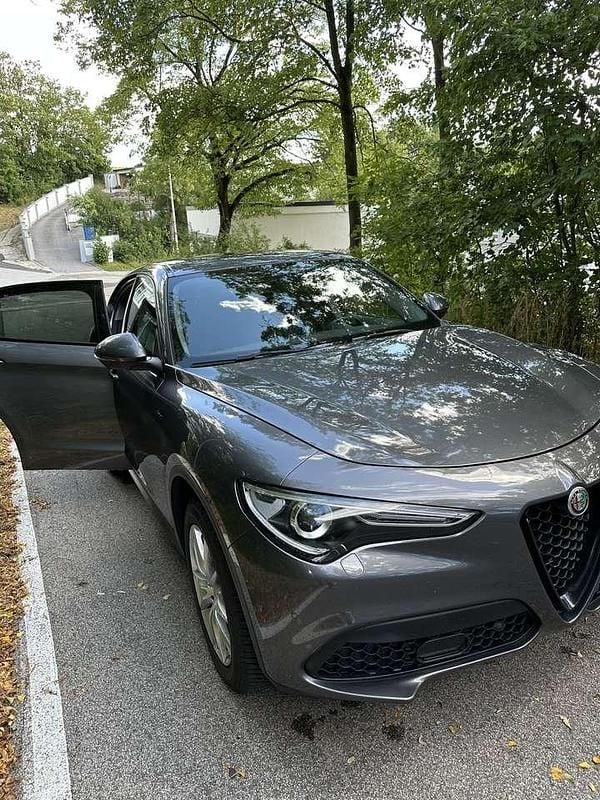 Gebraucht 2019 Alfa Romeo Stelvio Sprint SUV | 25.555 € - Bild 1/4