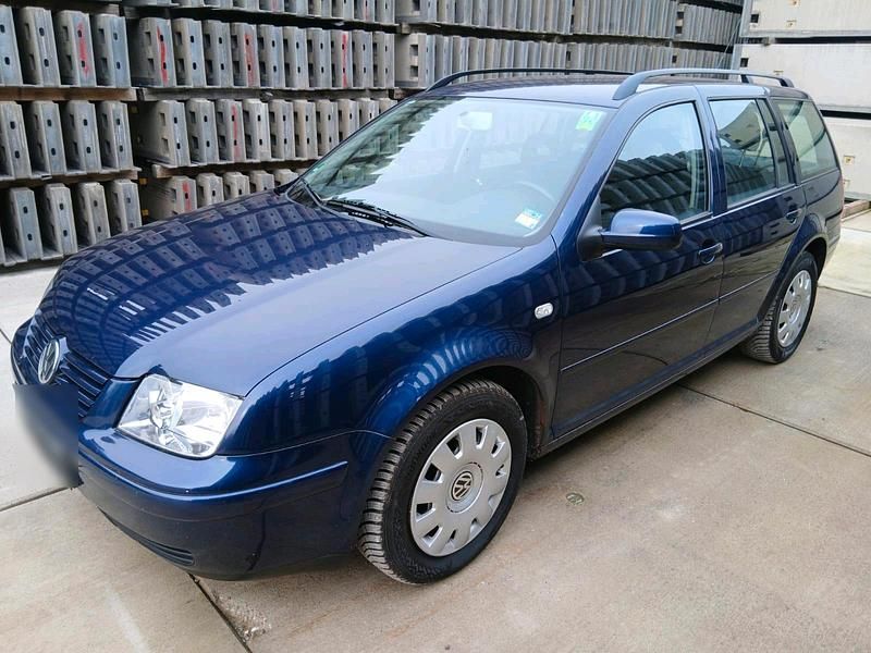 Gebraucht VW Bora 105 PS (77 kW) 2002 Blau Kombi