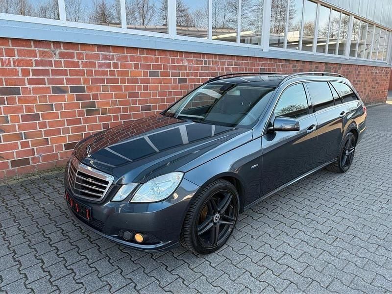 Gebraucht Mercedes E220 170 PS (125 kW) 2010 Grau Kombi