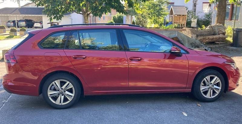 Gebraucht VW Golf VIII 110 PS (80 kW) 2021 Rot Kombi