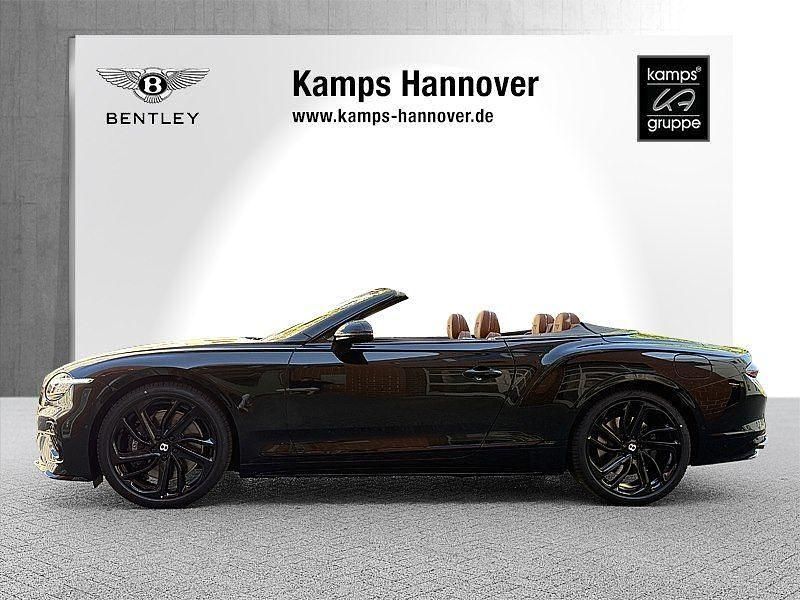 Neu Bentley Continental 680 PS (500 kW) 2026 Grün Cabrio
