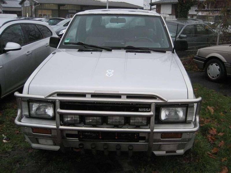 Gebraucht Nissan Terrano 103 PS (75 kW) 1988 Silber SUV
