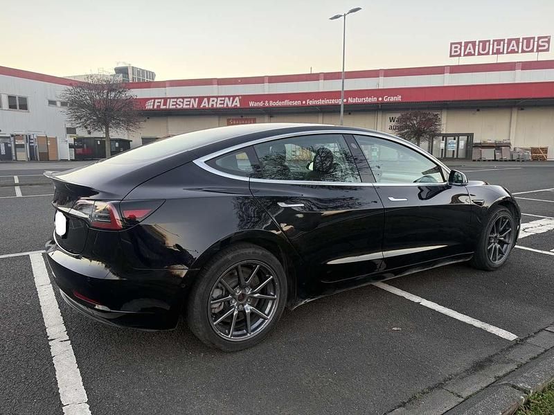 Gebraucht Tesla Model 3 225 kW (306 PS) 2019 Schwarz Limousine