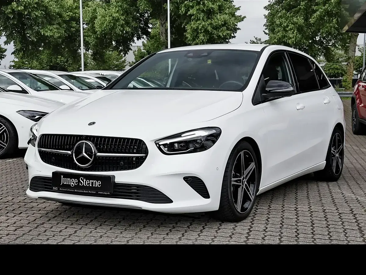 Używany Mercedes B220 Progressive 190 KM (139 kW) 2023 Minivan