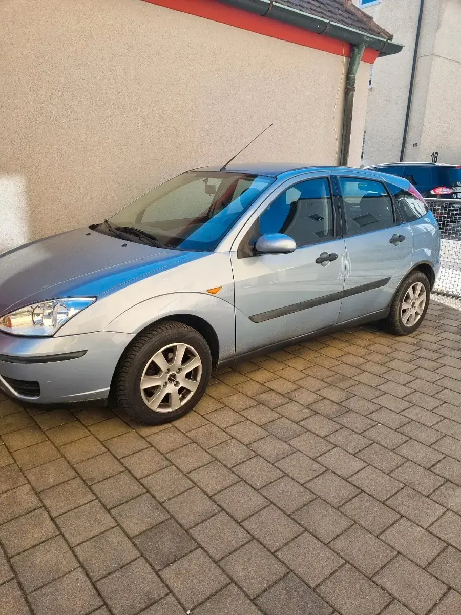 Usado Ford Focus 101 CV (74 kW) 2004 Azul Utilitario