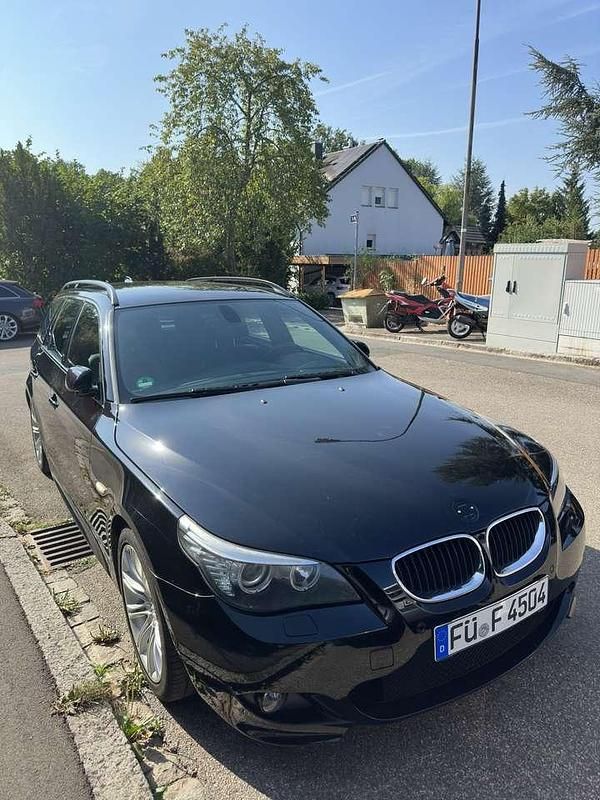 Schwarz Gebraucht 2009 BMW 520 Sport Line Kombi | 8.500 € (Teuer) - Bild 1/4