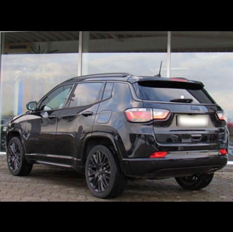 Second-hand Jeep Compass 130 CP (95 kW) 2021 Negru SUV