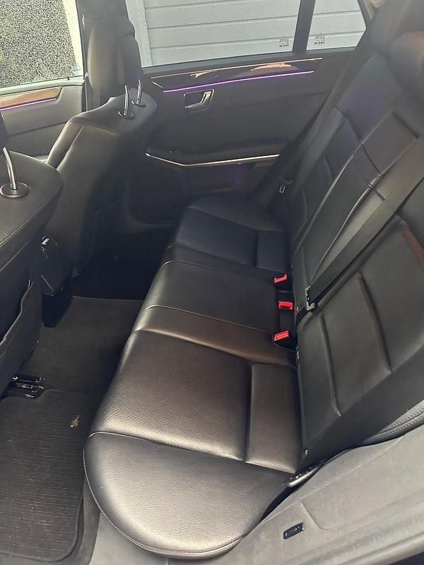 Second-hand Mercedes E250 204 CP (150 kW) 2010 Negru Break