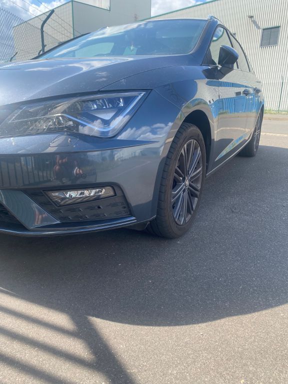 Blau Gebraucht 2020 Seat Leon XCELLENCE Kombi | 20.000 € (Fairer Preis) - Bild 1/4
