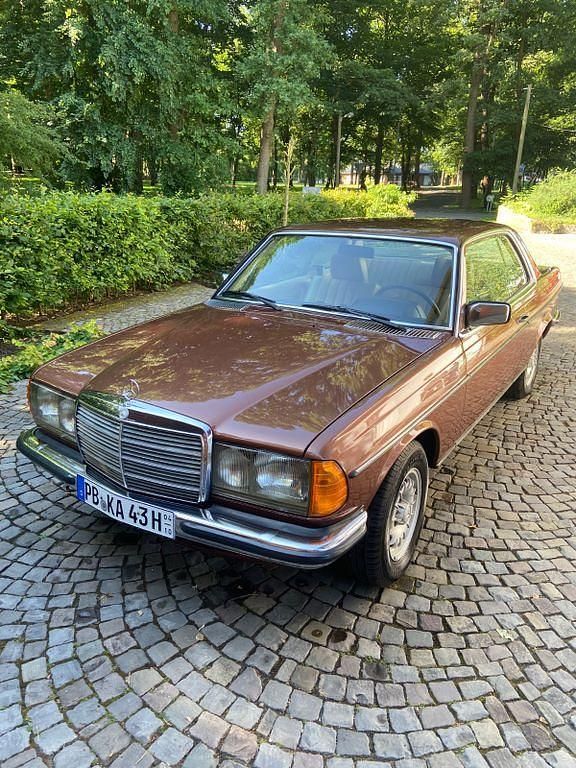 Braun Gebraucht 1977 Mercedes 280 Coupé | 7.900 € - Bild 1/4