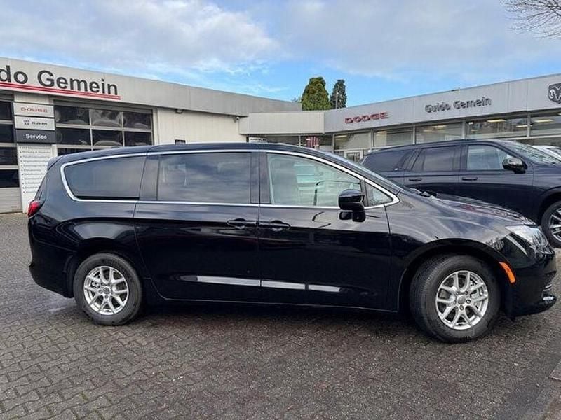 Gebraucht Chrysler Pacifica 291 PS (214 kW) 2025 Diamond black SUV