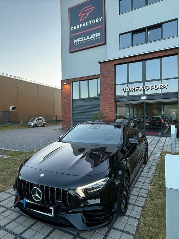 Schwarz Gebraucht 2021 Mercedes A45 AMG AMG Limousine | 42.000 € (Guter Preis) - Bild 1/4