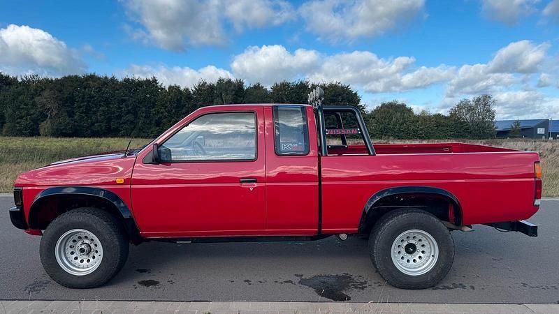 Gebraucht Nissan PickUp 80 PS (58 kW) 1994 Rot Pickup