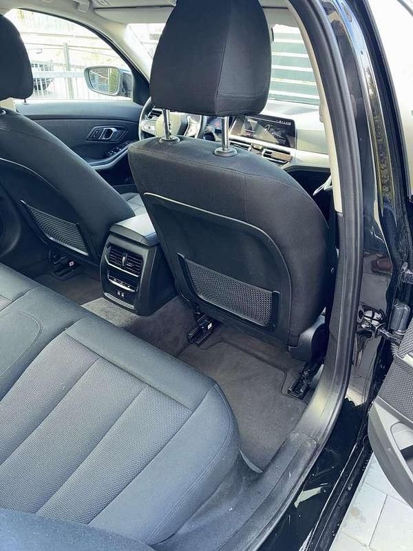 Gebraucht BMW 318 Advantage 156 PS (114 kW) 2022 Schwarz Limousine