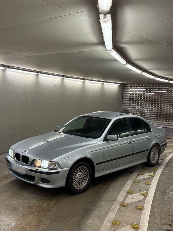Gebraucht BMW 528 193 PS (141 kW) 1998 Silber Limousine