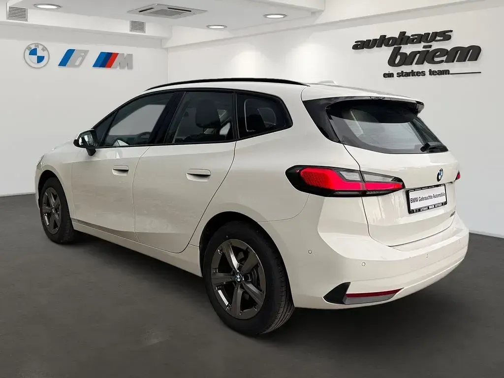 Gebraucht BMW 220 Active Tourer 170 PS (125 kW) 2025 Weiß Van / Kleinbus