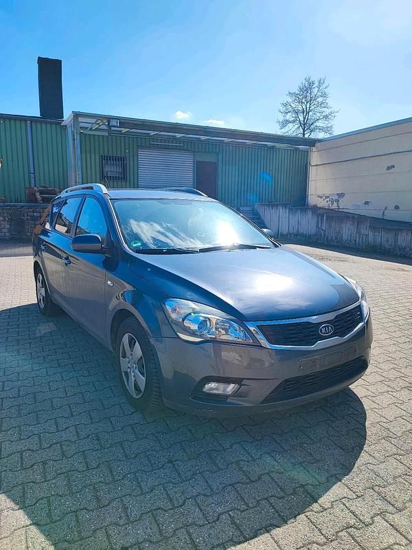 Gebraucht Kia Ceed 90 PS (66 kW) 2010 Grau Kleinwagen