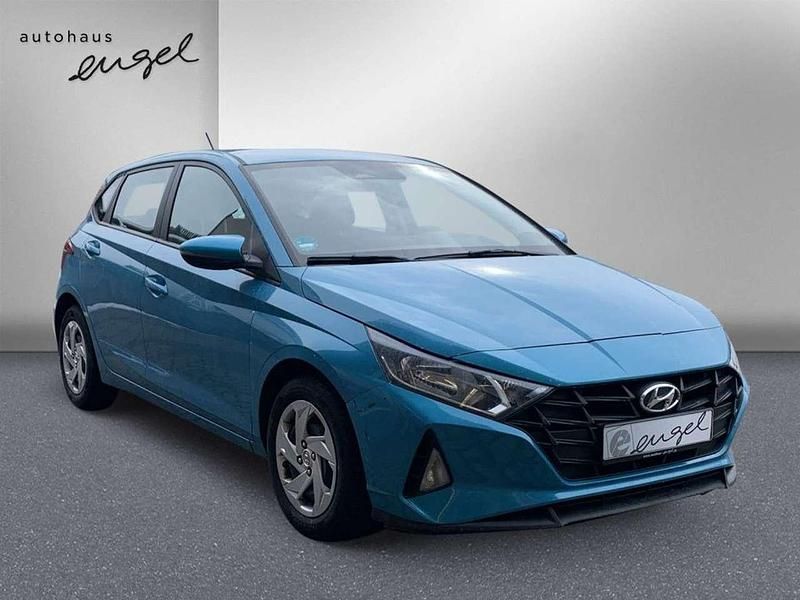 Gebraucht Hyundai i20 Select 84 PS (61 kW) 2023 Grün Kleinwagen